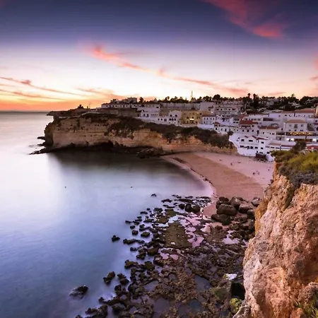 Os Reais - In Front Of The In Centeanes カルヴォエイロ