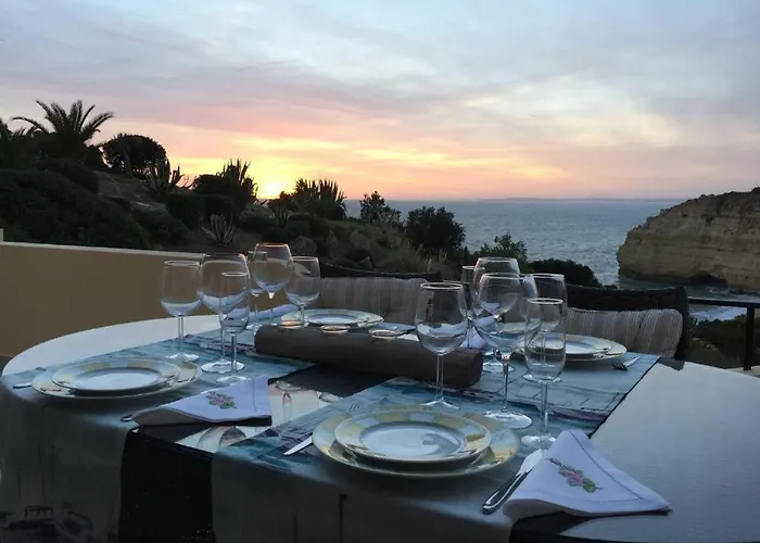 Os Reais - In Front Of The In Centeanes アパート カルヴォエイロ