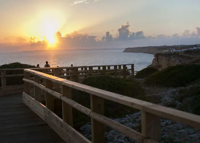 Os Reais - In Front Of The In Centeanes カルヴォエイロ