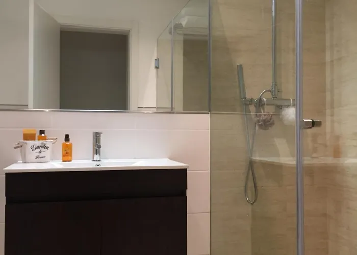 Os Reais - In Front Of The In Centeanes アパート *