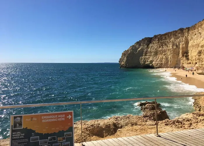 Os Reais - In Front Of The In Centeanes アパート