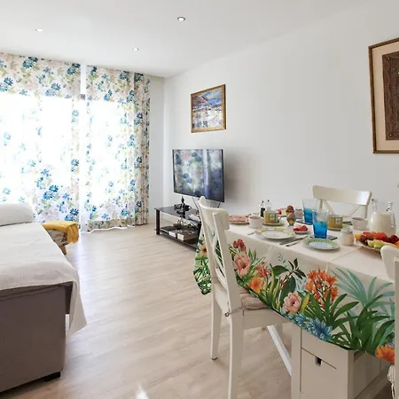 Os Reais - In Front Of The In Centeanes *