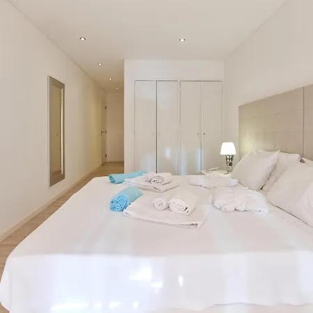 Os Reais - In Front Of The In Centeanes * Карвоейру